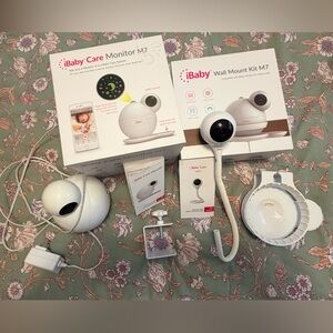 iBaby Care Monitor BUNDLE- M7 monitor, wall mount and M2C stick up camera